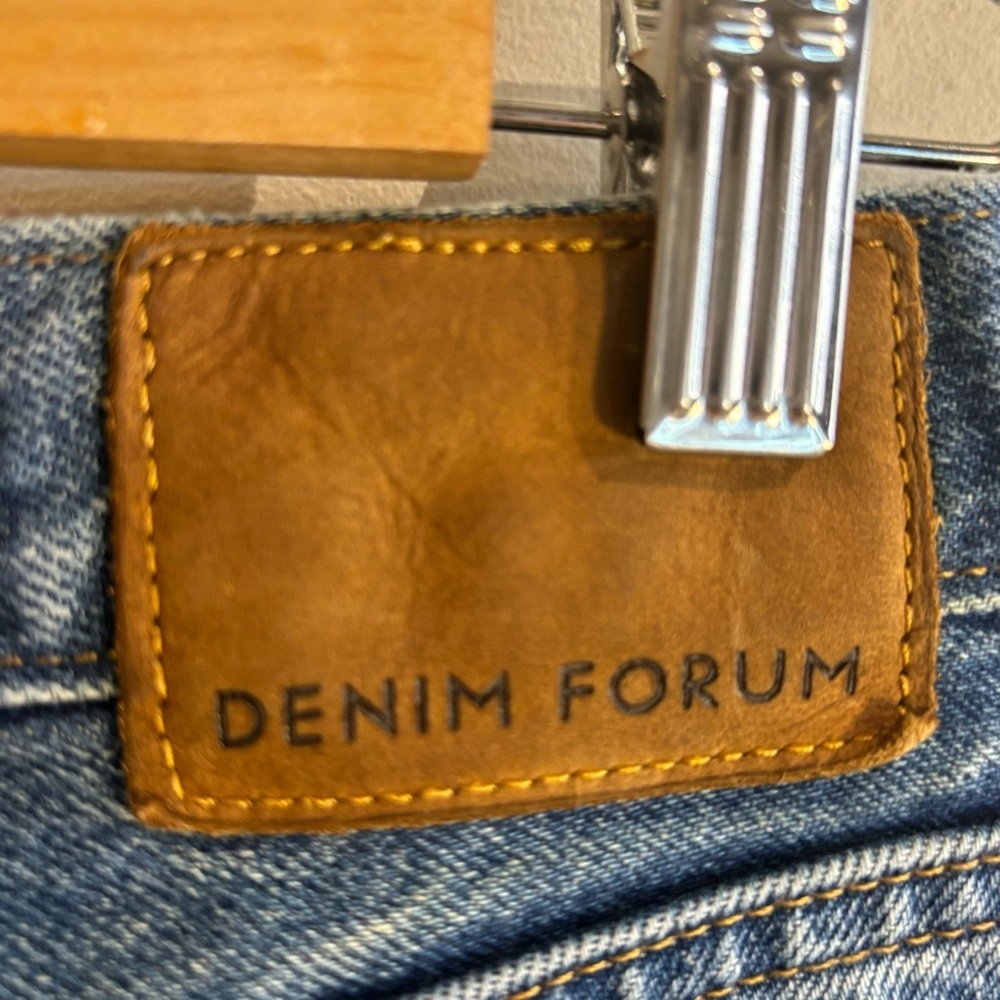 DENIM FORUM Sz 28 Jeans The Nina Store Pipe Button Fly Mid-Wash High Rise Denim - Picture 8 of 13